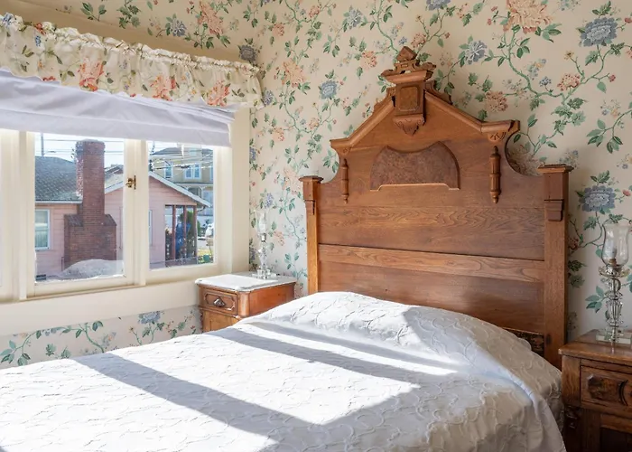 Martine Inn