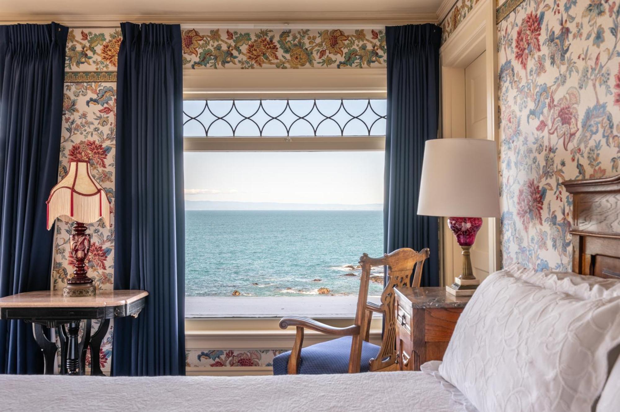 Martine Hotel